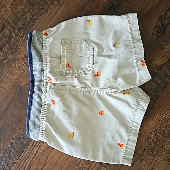 OshKosh baby boy khaki shorts 6-9M - Picture 5 of 5